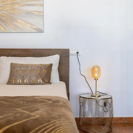 Mediterraneo Beach Properties Апартаменти